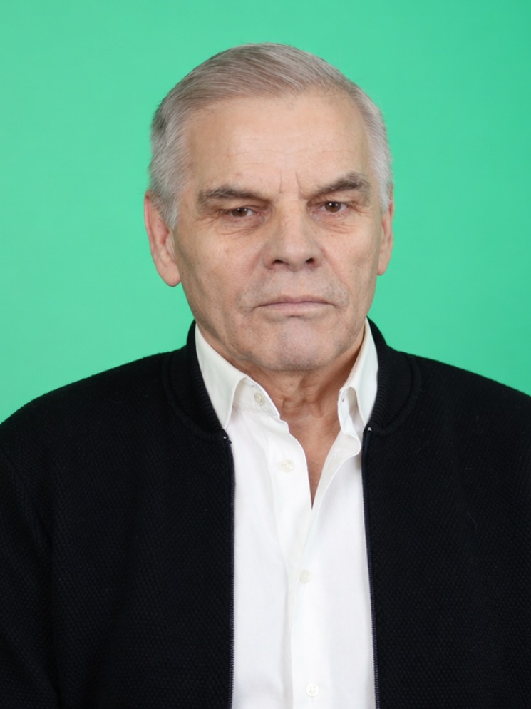 Новицкий Юрий Васильевич.